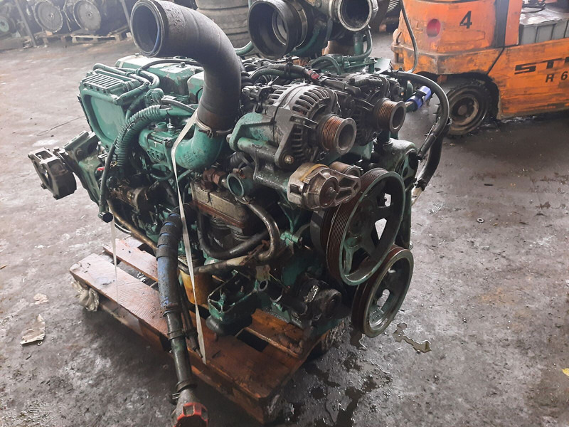 Volvo D7C-310 EC99 - Moteur: photos 4 Volvo D7C-310 EC99 - Moteur: photos 4