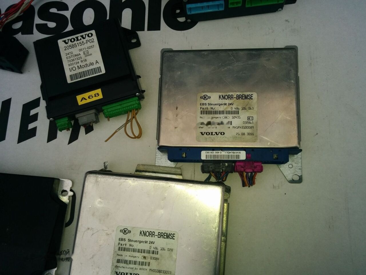 Volvo KNOR-BREMSE EBS 0486106063, 0486106028.\\\\ 0486106050 .\\ 063\\ Volvo Scania - Bloc de gestion pour Bus: photos 4 Volvo KNOR-BREMSE EBS 0486106063, 0486106028.\\\\ 0486106050 .\\ 063\\ Volvo Scania - Bloc de gestion pour Bus: photos 4