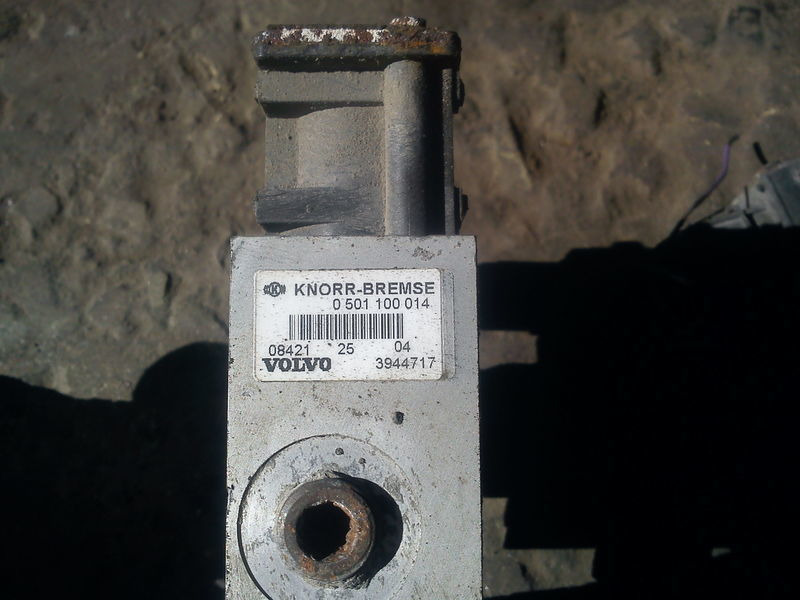 Volvo Уронем пола 0501100014. 28. 29. 35. 40. - Bloc de gestion: photos 5 Volvo Уронем пола 0501100014. 28. 29. 35. 40. - Bloc de gestion: photos 5