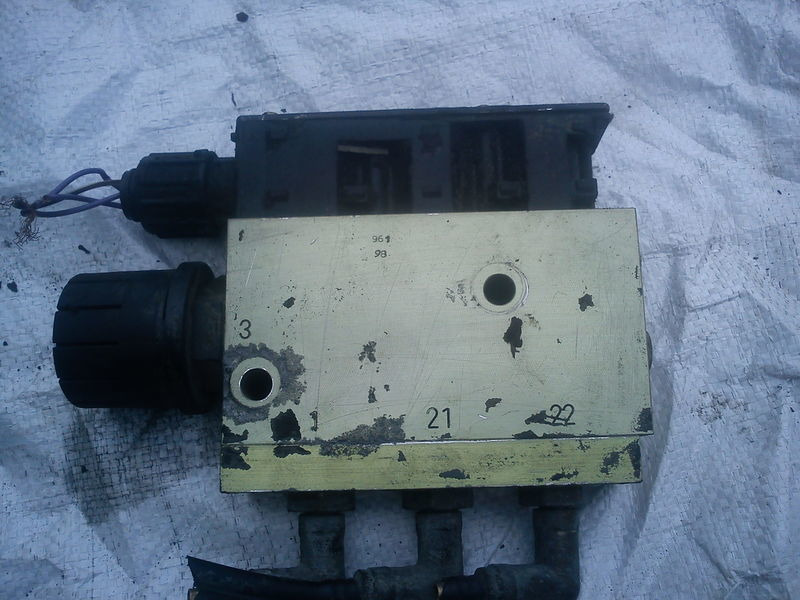 Volvo Уронем пола 0501100014. 28. 29. 35. 40. - Bloc de gestion: photos 2 Volvo Уронем пола 0501100014. 28. 29. 35. 40. - Bloc de gestion: photos 2