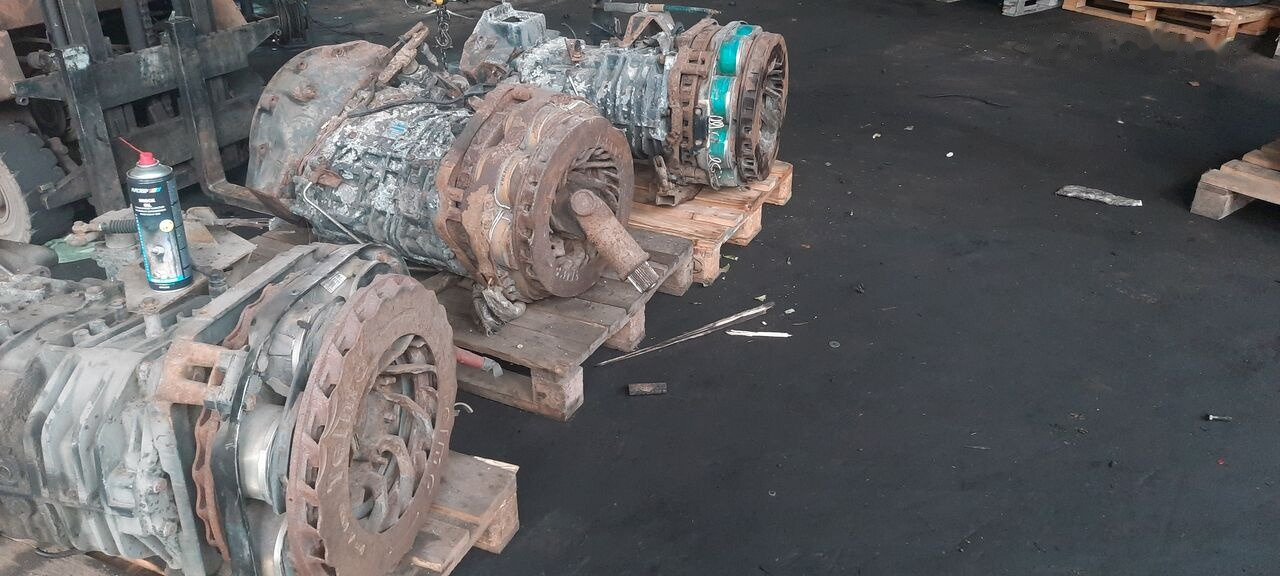 Boîte de vitesse pour Bus ZF 6S1600   IVECO MAN: photos 10