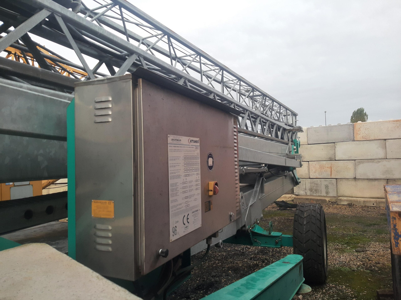 Cattaneo CM 82S4 - Grue à montage rapide: photos 2 Cattaneo CM 82S4 - Grue à montage rapide: photos 2