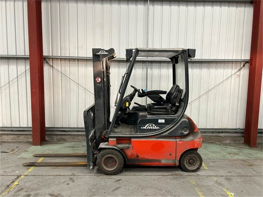 Linde E18P-02 - Chariot élévateur électrique: photos 1 Linde E18P-02 - Chariot élévateur électrique: photos 1