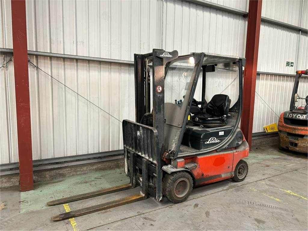 Linde E18P-02 - Chariot élévateur électrique: photos 2 Linde E18P-02 - Chariot élévateur électrique: photos 2