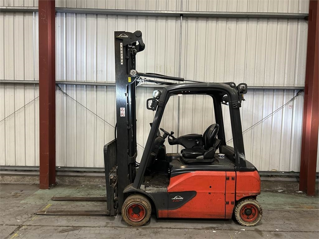 Linde E20PL-02 - Chariot élévateur électrique: photos 1 Linde E20PL-02 - Chariot élévateur électrique: photos 1