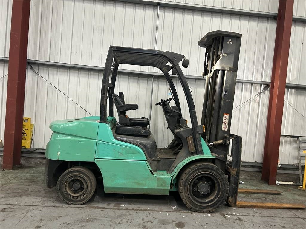 Mitsubishi FD35NT - Chariot élévateur diesel: photos 5 Mitsubishi FD35NT - Chariot élévateur diesel: photos 5