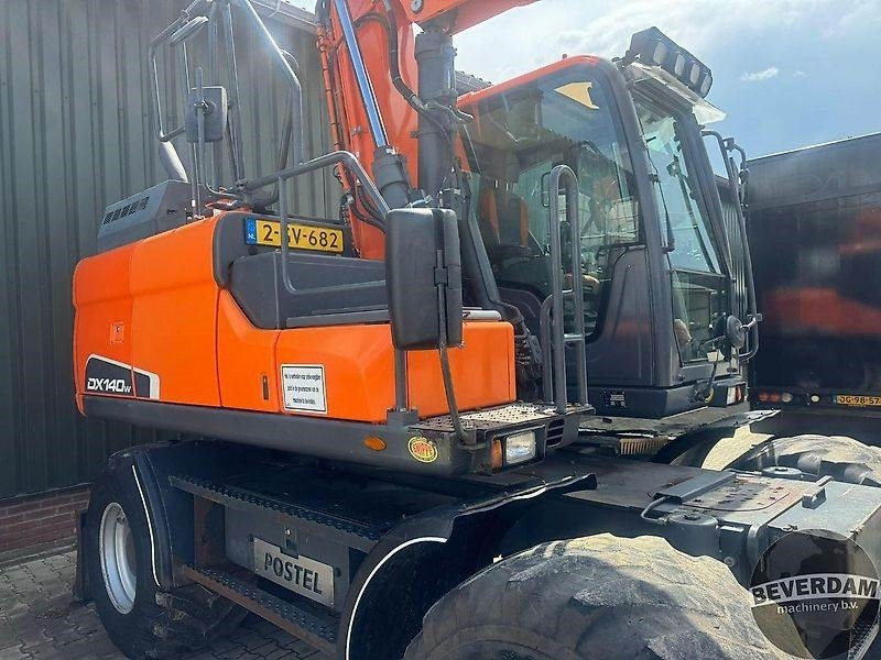 Doosan DX140W - Pelle sur chenille: photos 4 Doosan DX140W - Pelle sur chenille: photos 4