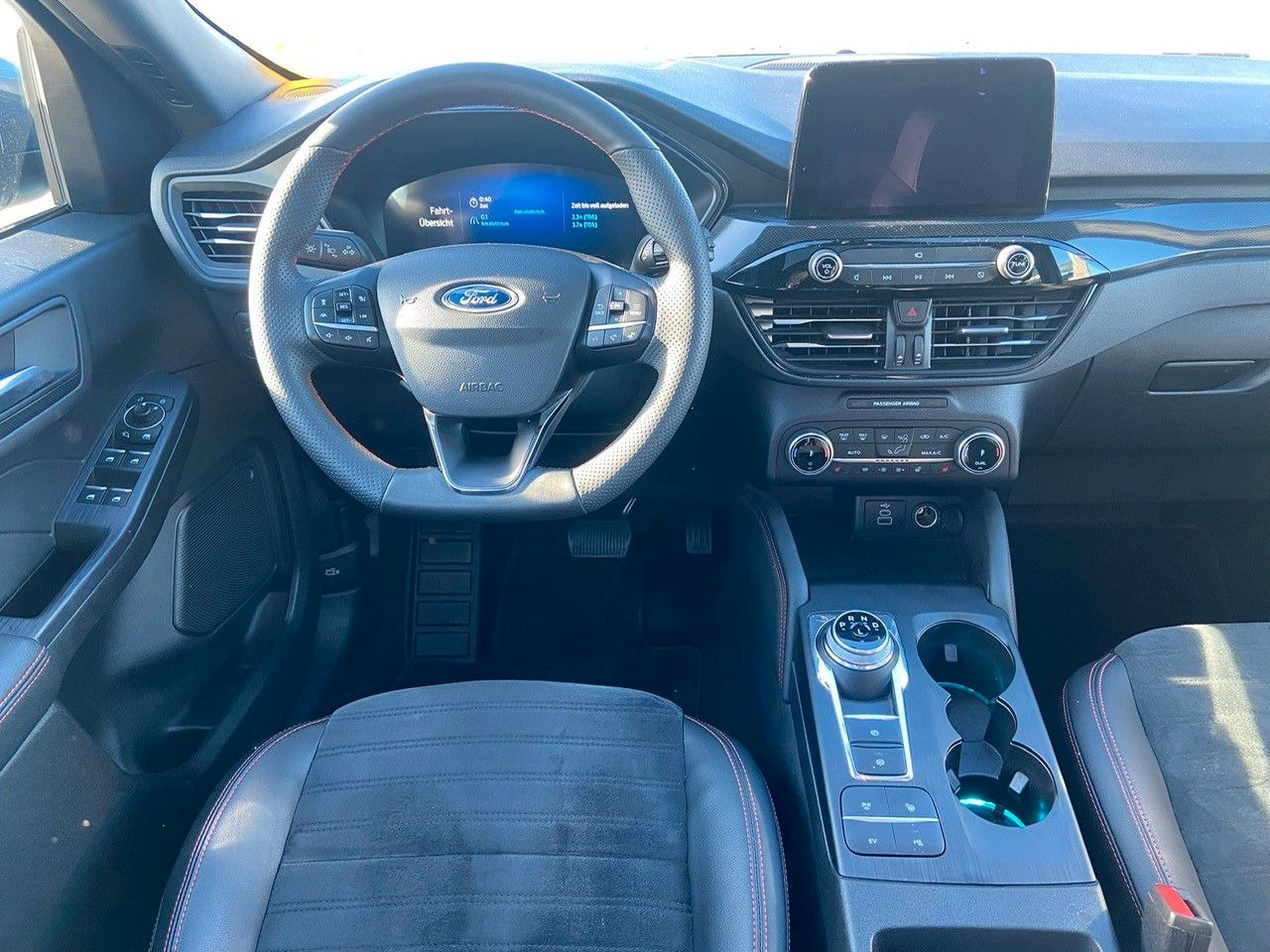 Ford Kuga Plug-In Hybrid ST-Line X - SUV: photos 2 Ford Kuga Plug-In Hybrid ST-Line X - SUV: photos 2