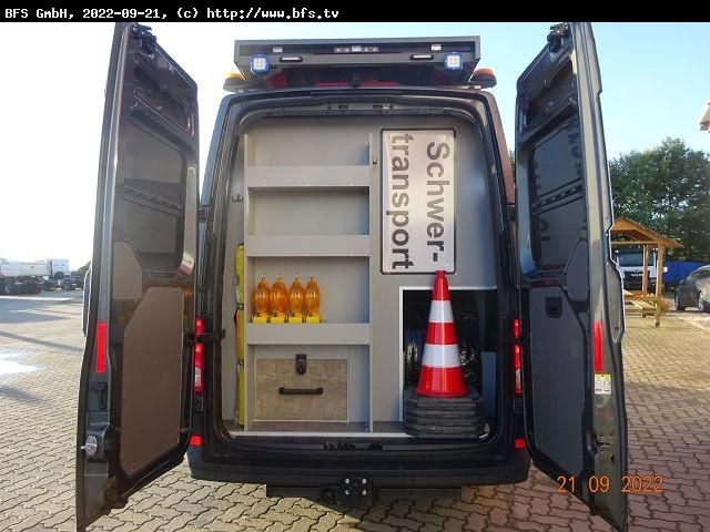 MAN TGE 3.180 4x2 F SB BF3 Begleitfahrzeug - Fourgon utilitaire: photos 3 MAN TGE 3.180 4x2 F SB BF3 Begleitfahrzeug - Fourgon utilitaire: photos 3