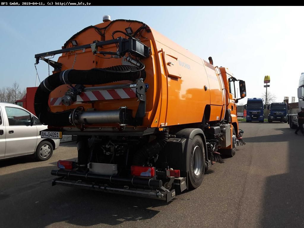 MAN TGS 18.360 4X2 LL Bucher OF 8000 RS beids. WK HD - Balayeuse de voirie: photos 2 MAN TGS 18.360 4X2 LL Bucher OF 8000 RS beids. WK HD - Balayeuse de voirie: photos 2