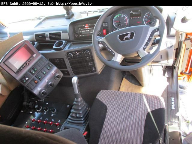 MAN TGS 18.400 4X2 BL Bucher OF 8000 RS Drehjet beid - Balayeuse de voirie: photos 4 MAN TGS 18.400 4X2 BL Bucher OF 8000 RS Drehjet beid - Balayeuse de voirie: photos 4