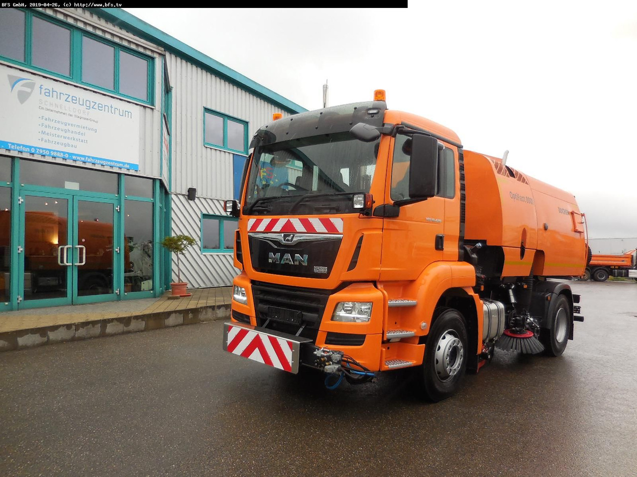 MAN TGS 18.420 4X2 BL Bucher OF 8000 TWIN beidseitig - Balayeuse de voirie: photos 1 MAN TGS 18.420 4X2 BL Bucher OF 8000 TWIN beidseitig - Balayeuse de voirie: photos 1