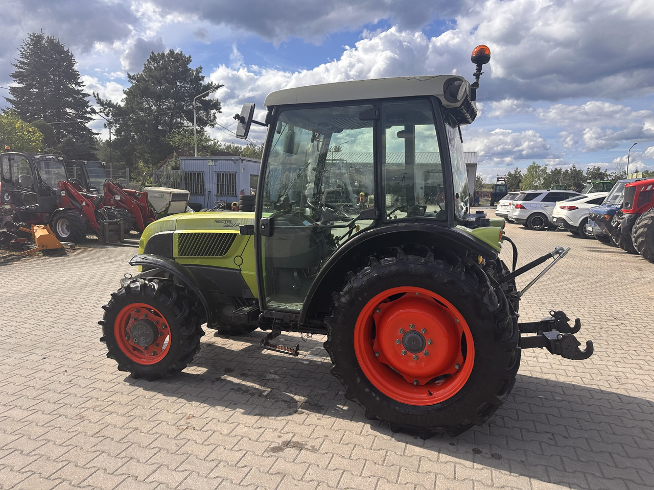 CLAAS NECTIS 257F - Tracteur agricole: photos 2 CLAAS NECTIS 257F - Tracteur agricole: photos 2