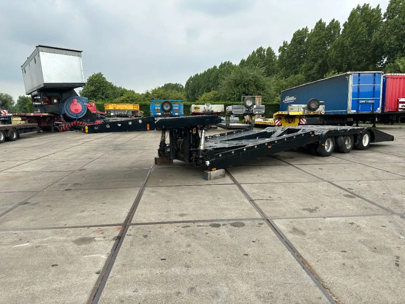 Bodex 3 AXLE TRUCKTRANSPORTER - Semi-remorque porte-voitures: photos 1 Bodex 3 AXLE TRUCKTRANSPORTER - Semi-remorque porte-voitures: photos 1