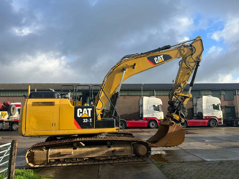 Caterpillar 324 EL, CE, 9655 HOURS, ROTOTILT - Pelle sur chenille: photos 2 Caterpillar 324 EL, CE, 9655 HOURS, ROTOTILT - Pelle sur chenille: photos 2