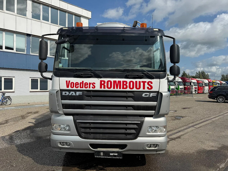 DAF CF 85.360 8X2 EURO 5 + TANK 32.700 LITER - LAMBRECHT - Camion citerne: photos 2 DAF CF 85.360 8X2 EURO 5 + TANK 32.700 LITER - LAMBRECHT - Camion citerne: photos 2