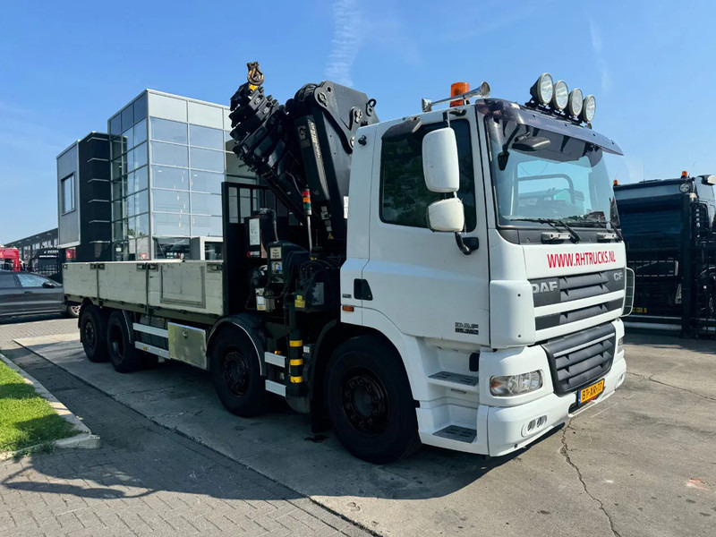 DAF CF 85.360 8x2 + HIAB 422E8 REMOTE CONTROLE - Camion plateau, Camion grue: photos 4 DAF CF 85.360 8x2 + HIAB 422E8 REMOTE CONTROLE - Camion plateau, Camion grue: photos 4