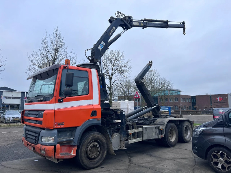 DAF CF 85.380 6X2 + MKG 141 A2 CRANE + 20 TON HOOKLIFT - EURO 3 - MANUAL GEAR - 10 TYRES - Camion grue: photos 2 DAF CF 85.380 6X2 + MKG 141 A2 CRANE + 20 TON HOOKLIFT - EURO 3 - MANUAL GEAR - 10 TYRES - Camion grue: photos 2