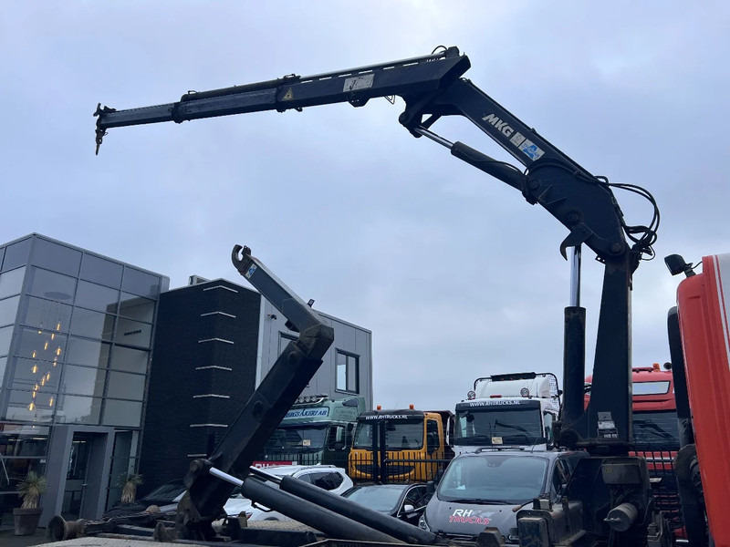 DAF CF 85.380 6X2 + MKG 141 A2 CRANE + 20 TON HOOKLIFT - EURO 3 - MANUAL GEAR - 10 TYRES - Camion ampliroll, Camion grue: photos 4 DAF CF 85.380 6X2 + MKG 141 A2 CRANE + 20 TON HOOKLIFT - EURO 3 - MANUAL GEAR - 10 TYRES - Camion ampliroll, Camion grue: photos 4
