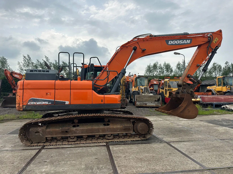 Doosan DX235LC 5 - ONLY 4226 HOURS - - Pelle sur chenille: photos 2 Doosan DX235LC 5 - ONLY 4226 HOURS - - Pelle sur chenille: photos 2