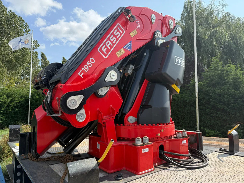 FASSI 8 x HYDR + 3 X MANUEL, REMOTE CONTROLE, WINCH 5630 KG, WITH SEPARATE BOX WITH HYDROVEN POWERPACK 30KW AND OIL TANK. F1950RAF 2. - Flèche: photos 3 FASSI 8 x HYDR + 3 X MANUEL, REMOTE CONTROLE, WINCH 5630 KG, WITH SEPARATE BOX WITH HYDROVEN POWERPACK 30KW AND OIL TANK. F1950RAF 2. - Flèche: photos 3