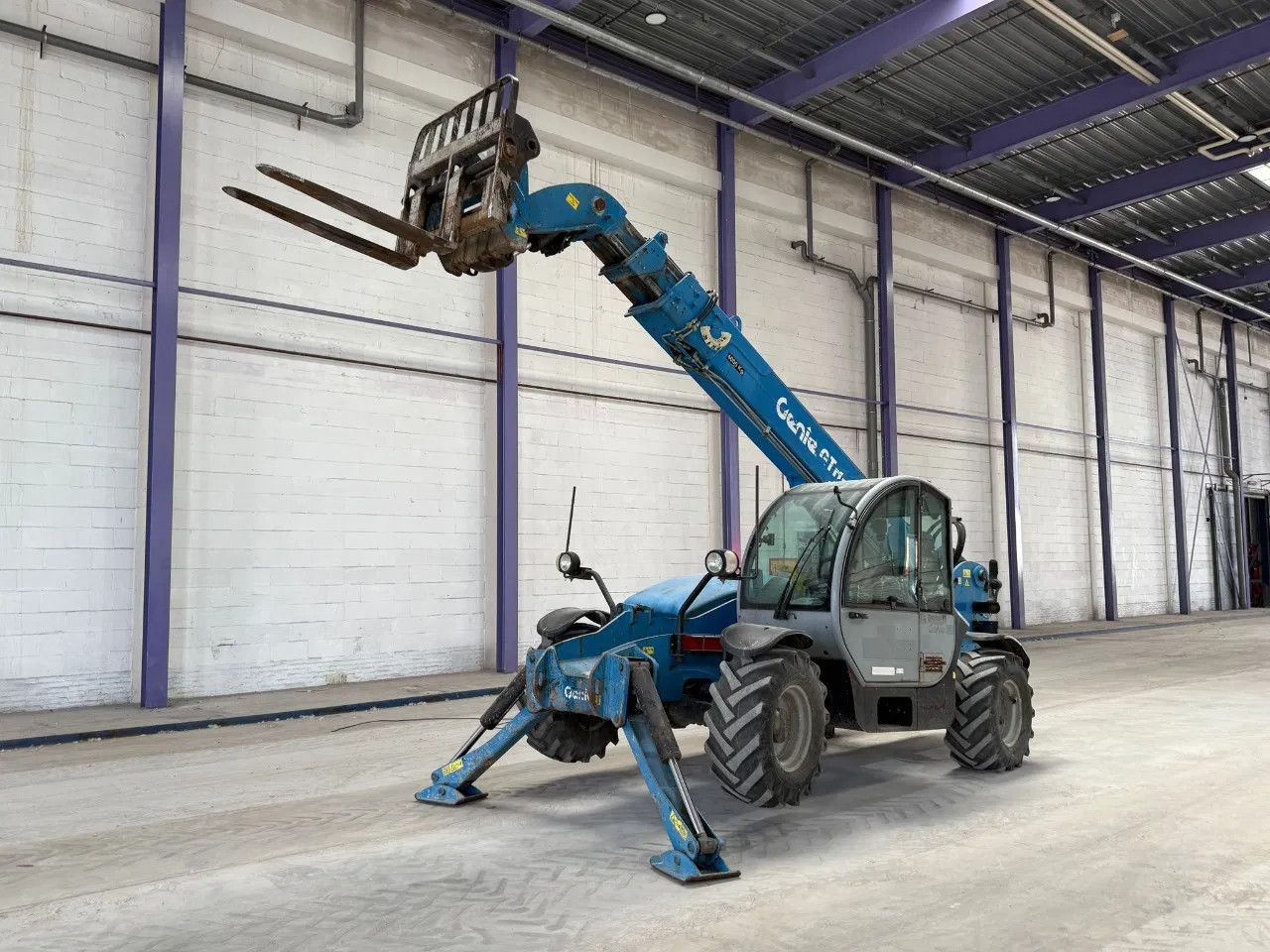 Genie GTH 4013 SX ONLY 3.274 HOURS - Chariot télescopique: photos 1 Genie GTH 4013 SX ONLY 3.274 HOURS - Chariot télescopique: photos 1
