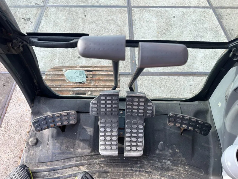 Hitachi ZX350LC-5B CE - Pelle sur chenille: photos 5 Hitachi ZX350LC-5B CE - Pelle sur chenille: photos 5