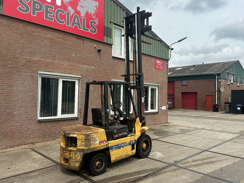 Hyster H3.00XL - 3 TONS - Chariot élévateur diesel: photos 4 Hyster H3.00XL - 3 TONS - Chariot élévateur diesel: photos 4