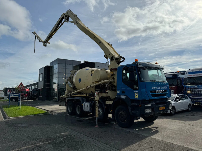 Iveco Eurotrakker 410 8X4 CIFA PUMP 24M + MIXER FULL STEEL + REMOTE CONTROL - Camion pompe: photos 2 Iveco Eurotrakker 410 8X4 CIFA PUMP 24M + MIXER FULL STEEL + REMOTE CONTROL - Camion pompe: photos 2
