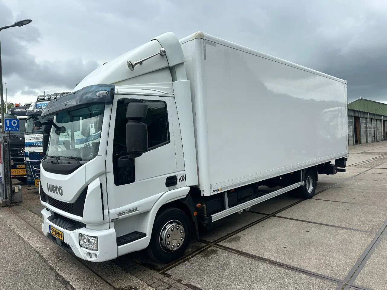 Iveco ML 120 -220 L, DHOLLANDIA LIFT, BOX 730X250X240 - Camion fourgon: photos 1 Iveco ML 120 -220 L, DHOLLANDIA LIFT, BOX 730X250X240 - Camion fourgon: photos 1
