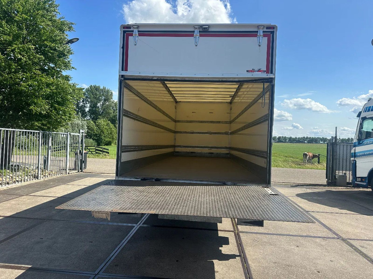 Iveco ML 150 -220, DHOLLANDIA LIFT, BOX 760X250X250 CM - Camion fourgon: photos 5 Iveco ML 150 -220, DHOLLANDIA LIFT, BOX 760X250X250 CM - Camion fourgon: photos 5