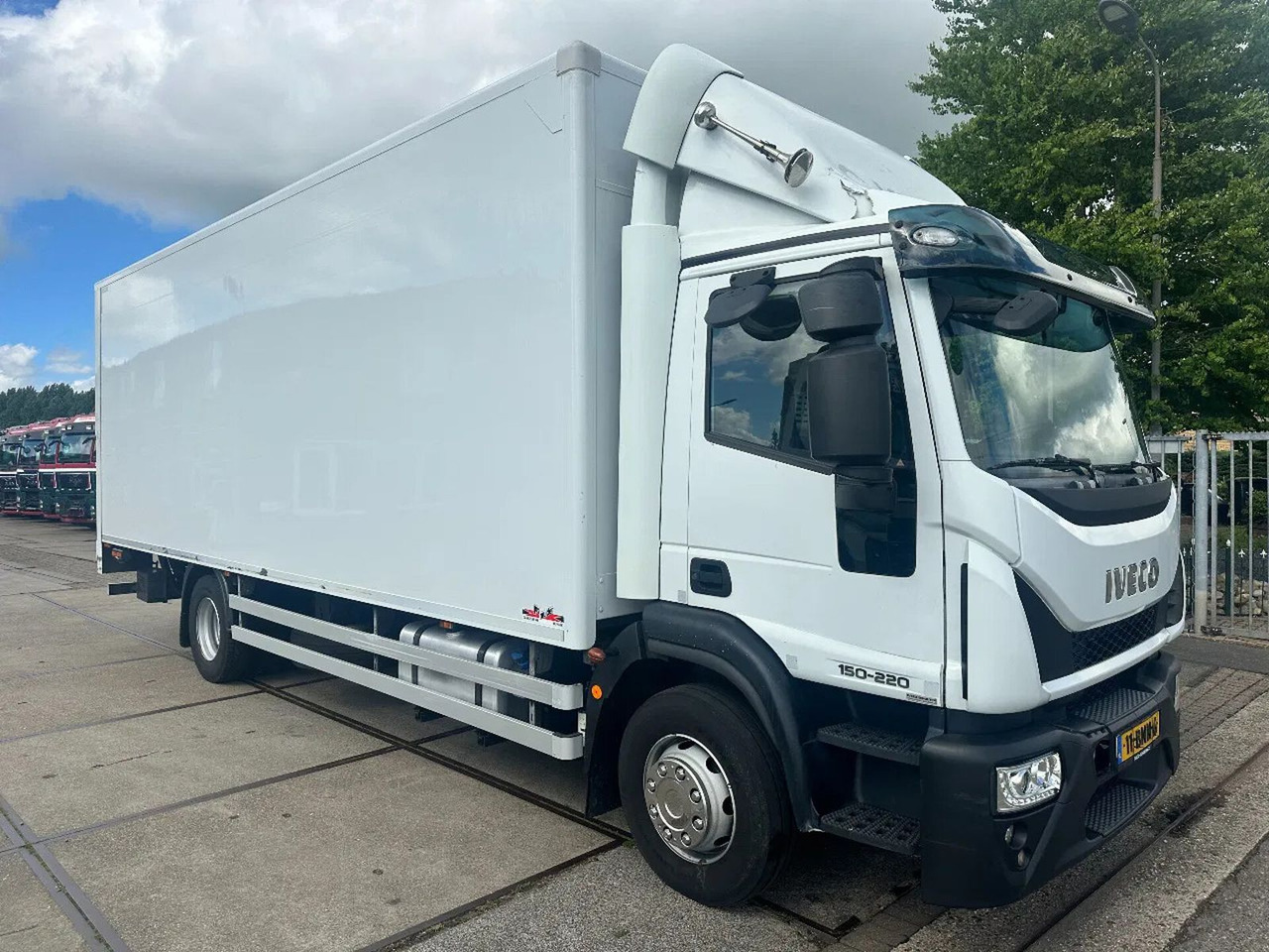 Iveco ML 150 -220, DHOLLANDIA LIFT, BOX 760X250X250 CM - Camion fourgon: photos 3 Iveco ML 150 -220, DHOLLANDIA LIFT, BOX 760X250X250 CM - Camion fourgon: photos 3