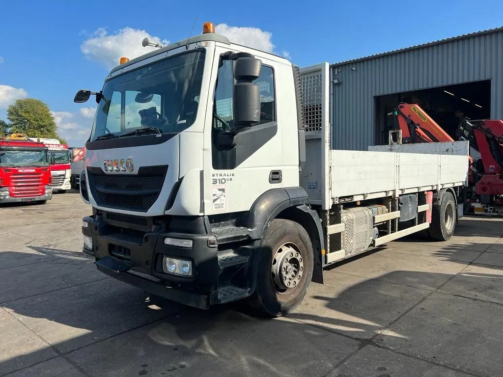 Iveco Stralis 310 PALFINGER PK14002 - MOTOR DEFECT - Camion plateau, Camion grue: photos 1 Iveco Stralis 310 PALFINGER PK14002 - MOTOR DEFECT - Camion plateau, Camion grue: photos 1