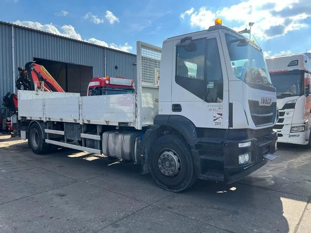 Iveco Stralis 310 PALFINGER PK14002 - MOTOR DEFECT - Camion plateau, Camion grue: photos 3 Iveco Stralis 310 PALFINGER PK14002 - MOTOR DEFECT - Camion plateau, Camion grue: photos 3