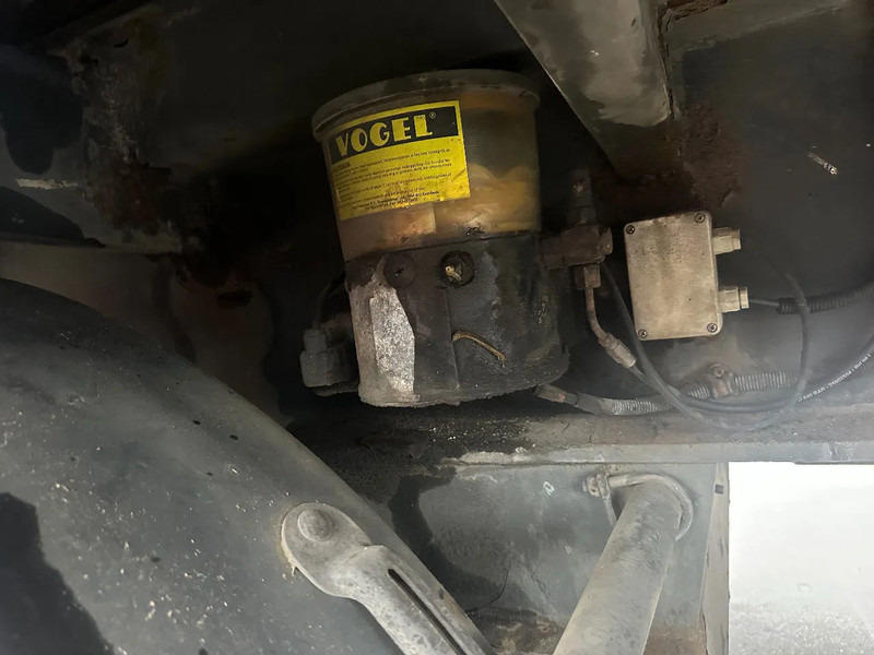 Semi-remorque plateau Kwb 2 AXLE STEERING: photos 8