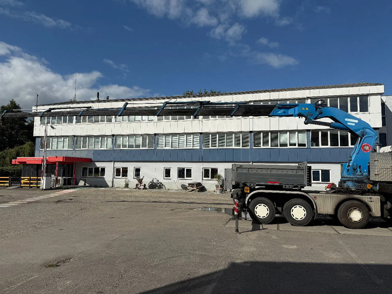 MAN 33.463 33-463 8x4 met 62 effer kraan 6x uitschuifbaar - Camion grue: photos 3 MAN 33.463 33-463 8x4 met 62 effer kraan 6x uitschuifbaar - Camion grue: photos 3