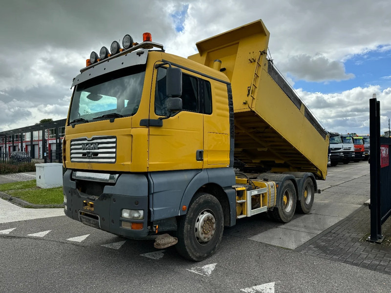 MAN TGA 26.530 6X4 MANUAL 3 PEDALS TIPPER KIPPER - Camion benne: photos 1 MAN TGA 26.530 6X4 MANUAL 3 PEDALS TIPPER KIPPER - Camion benne: photos 1