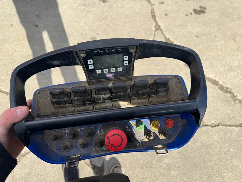 Camion - système de câble, Camion grue MAN TGA 35.440 8X2 - EURO 4 + HMF 2620K-RC 2018! + REMOTE + HYDRAUTO CABLE LIFT + LIFTING AXLE: photos 6 Camion - système de câble, Camion grue MAN TGA 35.440 8X2 - EURO 4 + HMF 2620K-RC 2018! + REMOTE + HYDRAUTO CABLE LIFT + LIFTING AXLE: photos 6