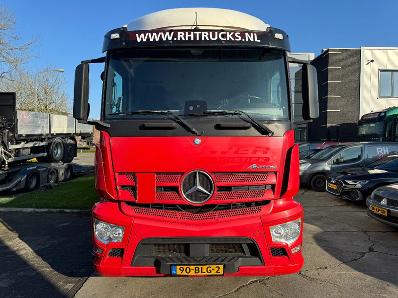 Mercedes-Benz Antos 1924 - 4X2 - EURO 6 + DHOLLANDIA LIFT + ONLY 490.406 KM + TÜV 08-2025 - Camion fourgon: photos 2 Mercedes-Benz Antos 1924 - 4X2 - EURO 6 + DHOLLANDIA LIFT + ONLY 490.406 KM + TÜV 08-2025 - Camion fourgon: photos 2
