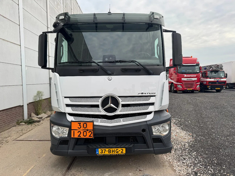 Mercedes-Benz Antos 2836 EURO 6 24.000 LITER TANK 4 COMP. TÜV 06-2026 - Camion citerne: photos 2 Mercedes-Benz Antos 2836 EURO 6 24.000 LITER TANK 4 COMP. TÜV 06-2026 - Camion citerne: photos 2