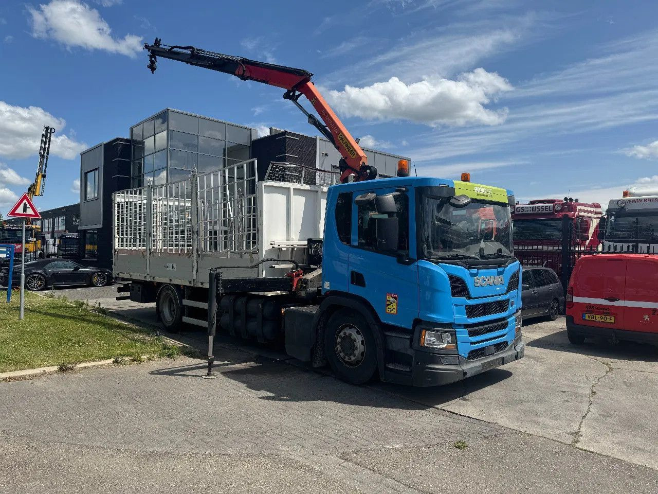 Scania P280 4X2 EURO 6 PALFINGER PK12002 + REMOTE CONTR - Camion plateau, Camion grue: photos 1 Scania P280 4X2 EURO 6 PALFINGER PK12002 + REMOTE CONTR - Camion plateau, Camion grue: photos 1