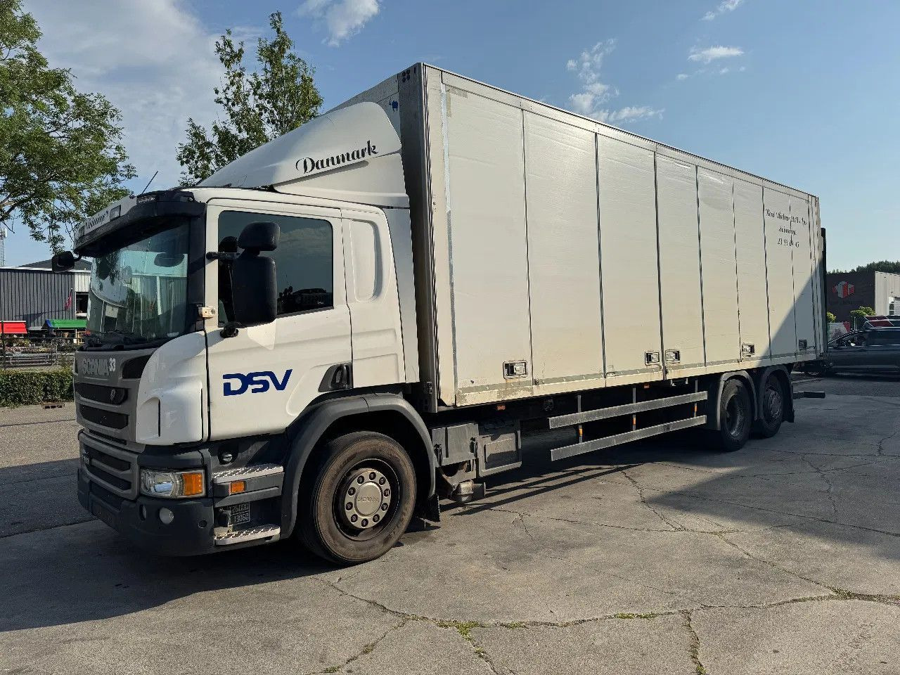 Scania P280 6X2 SCHMITZ BOX + ZEPRO 2000KG LIFT EURO 6 - Camion fourgon: photos 1 Scania P280 6X2 SCHMITZ BOX + ZEPRO 2000KG LIFT EURO 6 - Camion fourgon: photos 1