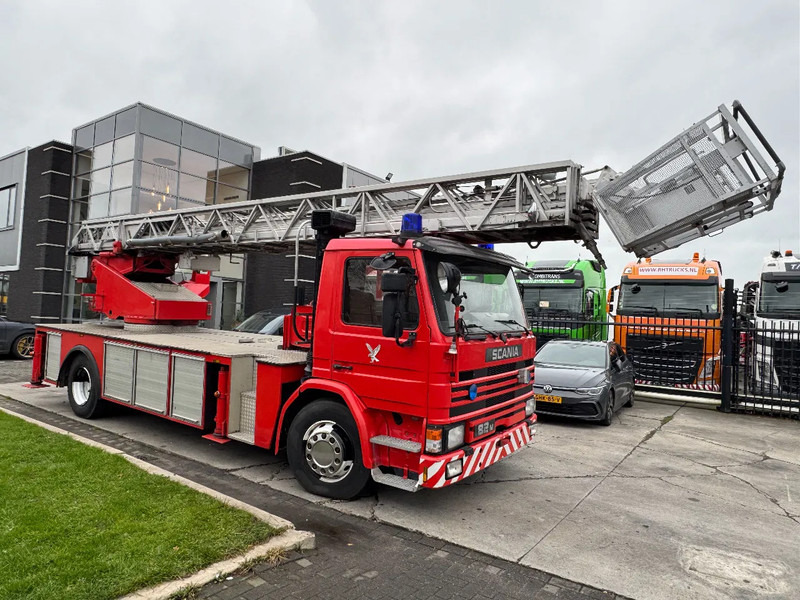 Scania P82 4X2 - FIRE TRUCK - 30M LIFT - Camion de pompier: photos 3 Scania P82 4X2 - FIRE TRUCK - 30M LIFT - Camion de pompier: photos 3