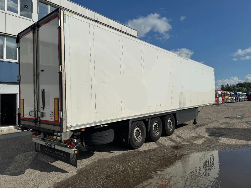 Schmitz Cargobull SCB*S3B THERMO KING SLX 300E TÜV TILL 03-2026 - Semi-remorque frigorifique: photos 4 Schmitz Cargobull SCB*S3B THERMO KING SLX 300E TÜV TILL 03-2026 - Semi-remorque frigorifique: photos 4