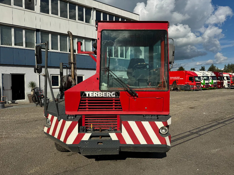 Terberg TT17 TT17 HUB REDUCTION - Tracteur portuaire: photos 2 Terberg TT17 TT17 HUB REDUCTION - Tracteur portuaire: photos 2