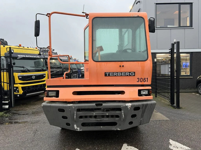 Terberg YT 222 YT222 - Tracteur portuaire: photos 2 Terberg YT 222 YT222 - Tracteur portuaire: photos 2