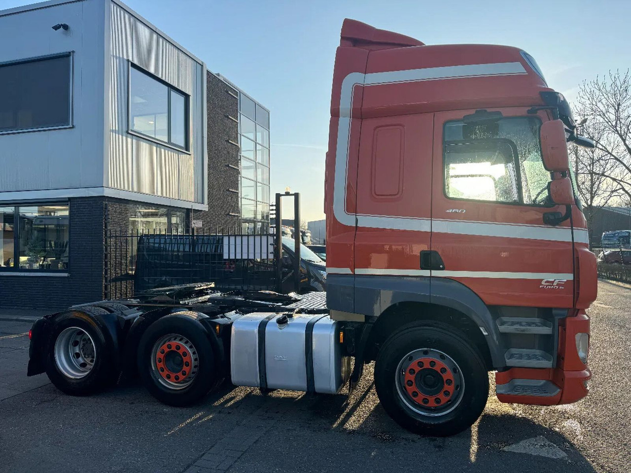 DAF CF 460 6X2 - EURO 6 + LIFT/STEERING AXLE DAF CF 460 6X2 - EURO 6 + LIFT/STEERING AXLE - Tracteur routier: photos 4 DAF CF 460 6X2 - EURO 6 + LIFT/STEERING AXLE DAF CF 460 6X2 - EURO 6 + LIFT/STEERING AXLE - Tracteur routier: photos 4