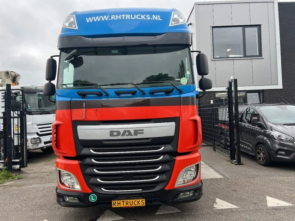 DAF XF 440 4X2 - EURO 6 - MEGA - Tracteur routier: photos 2 DAF XF 440 4X2 - EURO 6 - MEGA - Tracteur routier: photos 2