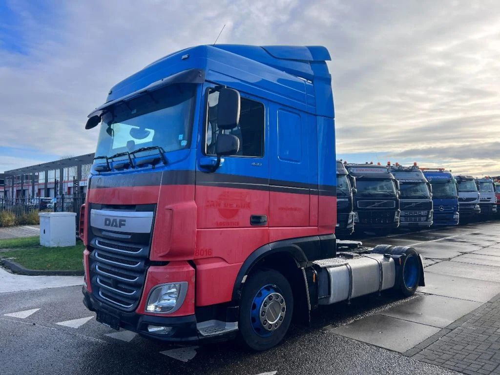 DAF XF 440 SC 4X2 MEGA 757.858km - Tracteur routier: photos 1 DAF XF 440 SC 4X2 MEGA 757.858km - Tracteur routier: photos 1