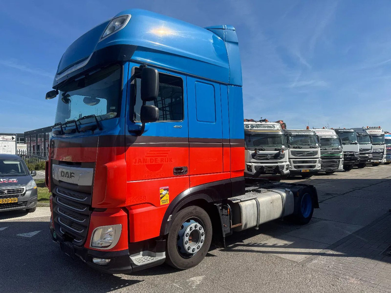 DAF XF 450 4X2 EURO 6 - Tracteur routier: photos 1 DAF XF 450 4X2 EURO 6 - Tracteur routier: photos 1